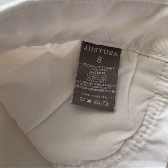 JUST USA NWT white Bermuda Jean Shorts High Rise Button Up Size 8 - Picture 4 of 9